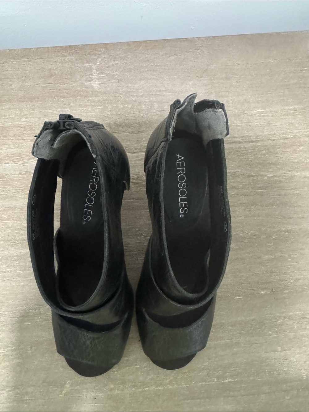 AEROSOLES Black Leather Crisscross Peep-Toe Heels | Very Good Condition - Picture 5 of 8
